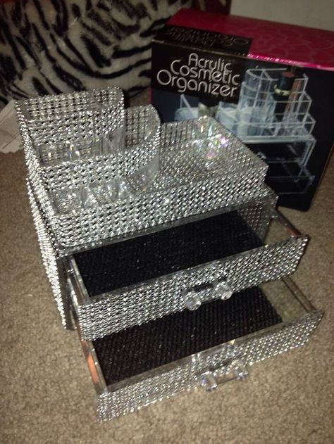 Diy Bling, Kitchens Cabinets, Acrylic Organizer Makeup, Makeup Organization Vanity, Bling Crafts, Vanity Organization, Glam Room, Diy Rhinestone, Lipstick Holder