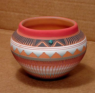 Pottery Images, Navajo Basket, Southwest Pottery, Native Pottery, Navajo Pottery, American Indian Pottery, Pottery Pots, Pots Diy, Painted Plant Pots