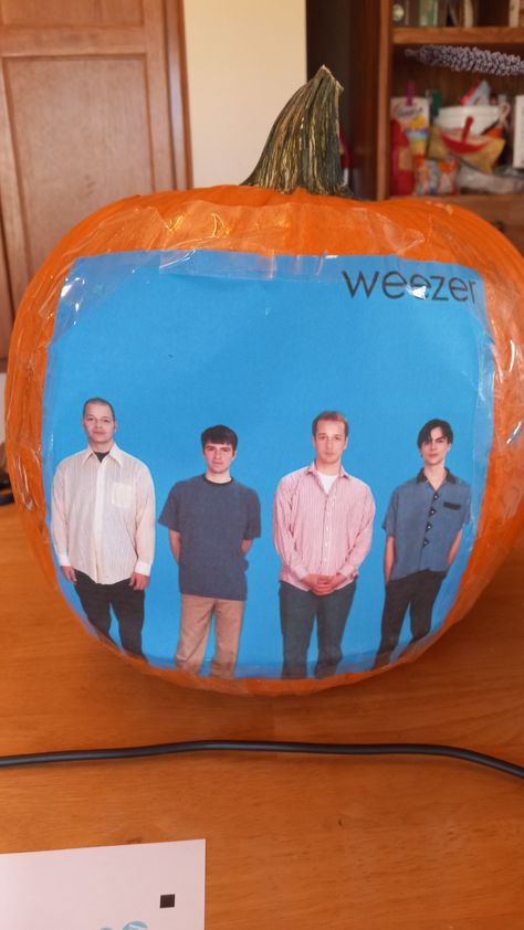 Weezer Pumpkin, Brain Bell Weezer, Weezer Widget, Weezer Raditude, Weezer Riff Guitar, Weezer Memes Funny, Weezer, Lunch Box, Memes