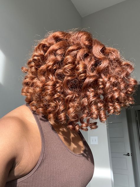 Ginger natural hair flexi rod curls Reddish Brown Hair Natural, Maple Brown Hair Curly, Reddish Brown Curly Hair, Ginger Natural Hair, Redish Brown Hair, Ginger Brown Hair, Hair Growth Methods, Wash Day Routine, Hair Ginger