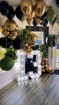 Boys 18th Birthday Decoration Ideas, Teen Boy Birthday Decorations, 18th Birthday Party Ideas For Boys Theme, Boys 18th Birthday Ideas, Kalisan Balloons, Boys 15 Birthday Party Ideas, 18th Birthday Party Ideas For Boys, 18th Birthday Decorations For Boys, 18th Birthday Ideas For Boys