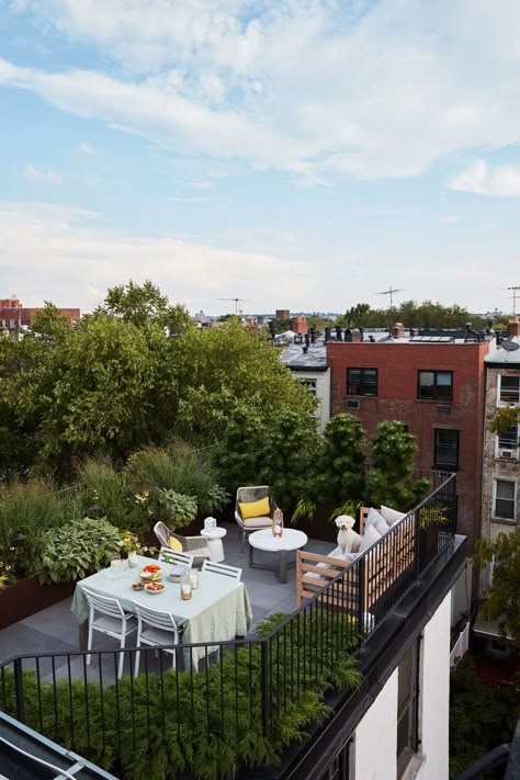 Design Per Patio, Ideas Terraza, Rooftop Patio Design, Roof Garden Design, Nyc Rooftop, Rooftop Terrace Design, Rooftop Design, Brooklyn Apartment, Cozy Patio