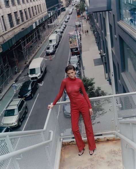 New York Editorial, Retro Fashion Photography, Black Runway, Vogue Ukraine, Minimalist Street Style, Spring 2015 Fashion, The Big City, Embellished Top, Vogue Magazine