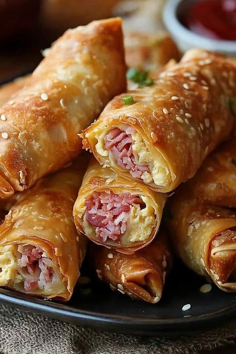 Rolled Dumplings Recipe, Reuben Egg Rolls, Reuben Sandwich Classic, Egg Roll Ingredients, Unique Salad, Creamy Dill Sauce, Gordon Ramsay Recipe, Easy To Make Snacks, Recipes Savory