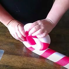 DIY Holiday Yard Decor - How To Make Christmas Lawn Decor - Dollar Tree DIY Holiday Ideas Candy Lawn Decorations, Noodle Christmas Crafts, Pool Noodle Christmas Crafts, Diy Christmas Lawn Decorations, Diy Lollipops, Pool Noodle Christmas, Lollipop Video, Christmas Tree Crafts Diy, Noodle Crafts