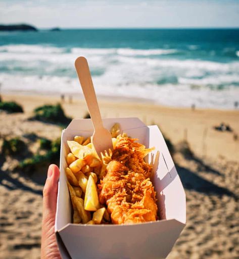 Pineapple Fritters, Jellied Eels, Chip Butty, British Fish And Chips, Best Fish And Chips, Banana Blossom, Tempura Batter, Fish N Chips, Fish And Chip Shop