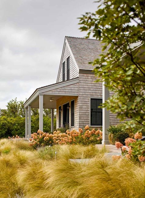 Bushes In Front Of House, Nantucket Family, Gardener Aesthetic, Workshop Apd, Family Compound, Aesthetic 2023, Nantucket Home, Backyard Inspiration, In Front Of House