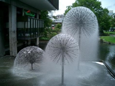 Swimming Pool Pond, Water Fountain Design, Kolam Air, Water Sculpture, Modern Fountain, Fountain Design, Water Fountains Outdoor, Fountains Outdoor, Garden Fountains