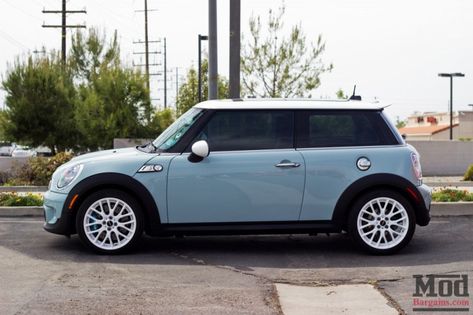 Blue Mini Cooper, Creative Drawings, Cooper Car, Minty Fresh, Car Goals, Mc Laren, Dirt Track Racing, Nissan 370z, Cooper S