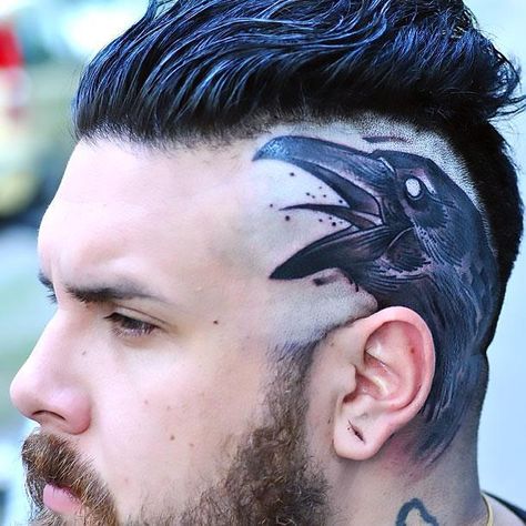 Crow Head Tattoo Idea Tattoo Sonne, Wörter Tattoos, Scalp Tattoo, Scar Tattoo, Head Tattoo, Crow Tattoo, Norse Tattoo, Raven Tattoo, Gothic Tattoo