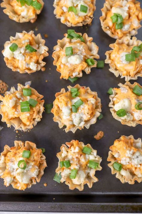 Buffalo Chicken Dip Cups, Scoops Appetizers, Baked Buffalo Chicken Bites, Chicken Bites Appetizers, Buffalo Chicken Cups, Buffalo Chicken Appetizers, Buffalo Chicken Bites, Baked Buffalo Chicken, Chicken Snacks