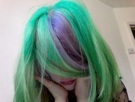 Velvet Creepers, Vampire Hair, Pale Grunge, Lizzie Hearts, Mint Hair, Hair Icon, Hair Dye Ideas, Fantasy Hair, Dye My Hair