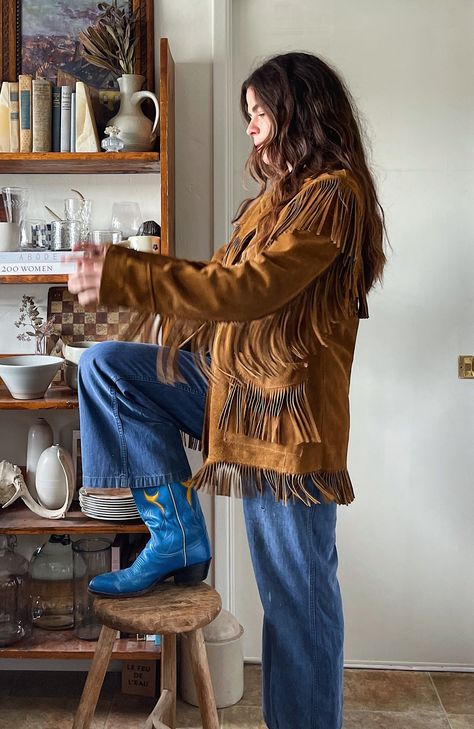 Western 70s Fashion, 70s Fall Aesthetic, Modern Native American Fashion, Boho Winter Outfits Bohemian, Boho Cowgirl Outfit, Western Night Out Outfit, Southern Outfits Classy, Classy Boho Fashion, Cowgirl Style Outfits Winter