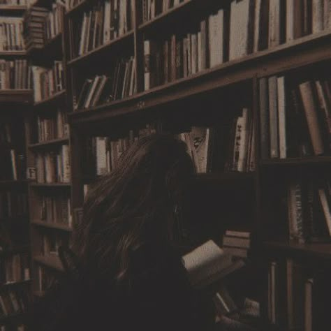 Paradis Sombre, Isabella Core, Invisible Life Of Addie Larue, Zestaw Ikon, Addie Larue, Academia Aesthetics, Library Aesthetic, Chaotic Academia, Fotografi Vintage