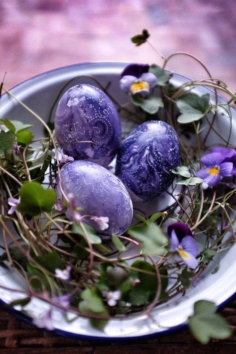 Purple Haze ~ Marbled & embellished Easter eggs How To Look Pretty, Easter Eggs, Violet, Easter, Purple