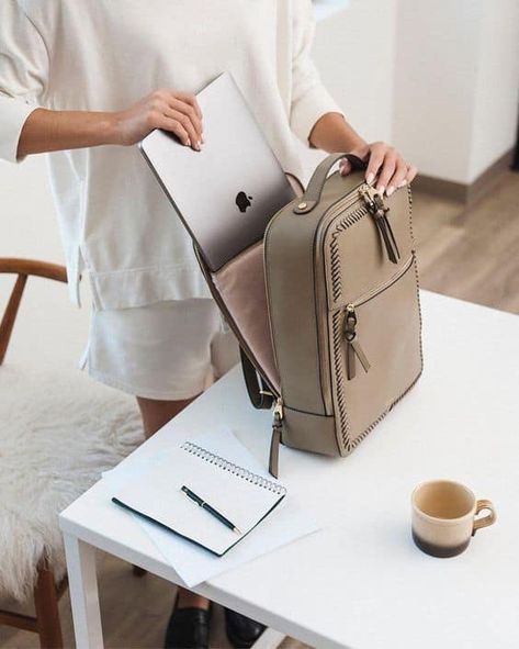 Kaya Laptop Backpack, Laptop Bag Design Ideas, Elegant Backpack For Work, Elegant Backpack Women, Office Backpack Women, Stylish Laptop Bag Woman, Laptop Bag Design, Calpak Backpack, Work Backpack Women