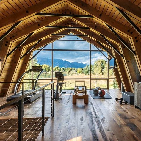 Sarah Darling, Barn Gym, Converted Barn Homes, Mountain Lake House, Home Design Studio, Converted Barn, Best Home Gym, Home Gym Design, Gym Room