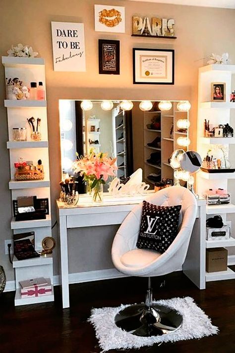 Every lady needs a corner in her home where she can beautify and relax at the same time. We have selected the best-looking and most convenient makeup vanity table designs to give you some inspiration for the next time you redecorate! Zimmer Diy, Future Room, Makeup Table Vanity, Vanity Room, Glam Room, Makeup Rooms, Teen Room, Beauty Room, Dream Rooms