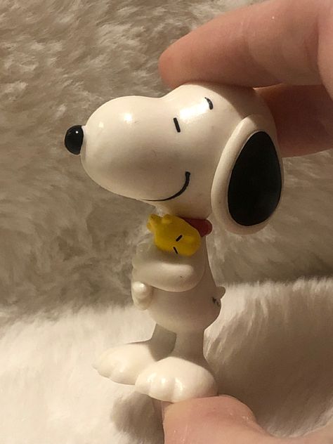 Snoopy Clay Figures, Snoopy Sculpture, Snoopy Clay, Snoopy Crafts, Snoopy Ceramic, Snoopy Family, Clay Keychain, Clay Magnets, Snoopy Pictures