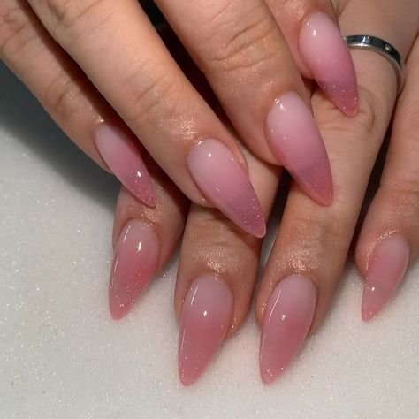 Simple Ombre Nails, Trending Winter Nails, Nails Ombré, Nails Women, Almond Acrylic Nails Designs, Pink Ombre Nails, Work Nails, Classy Acrylic Nails, Almond Nails Designs