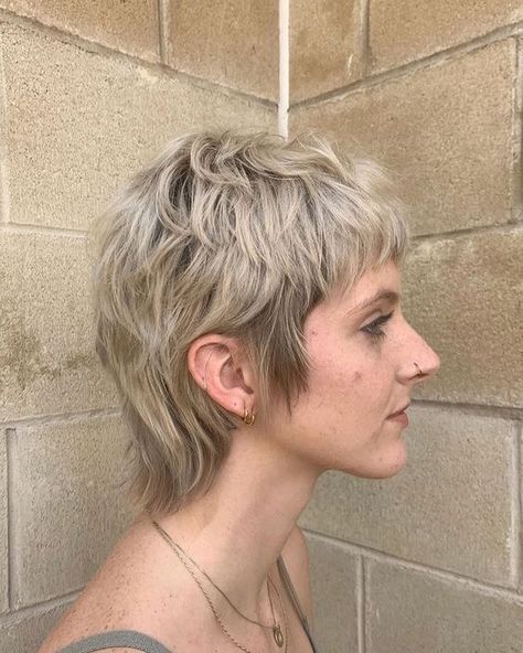 Gay Haircut, Shaggy Mullet, Short Punk Hair, Kitty Girl, Androgynous Hair, Tomboy Hairstyles, Short Grunge Hair, Stylish Short Hair, Mullet Haircut