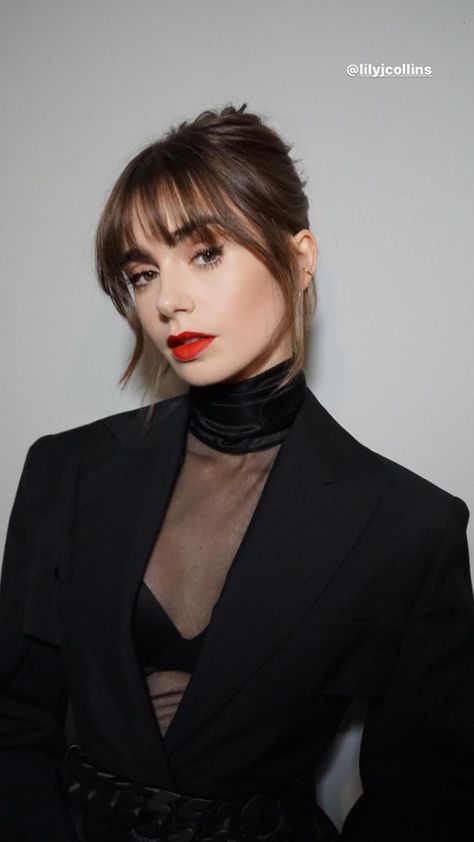 Wedding Ponytail Hairstyles With Bangs, Lily Collins Bangs Fringes, Lily Collins Long Hair, Lily Collins Fringe, Lily Collins Hair Bangs, Bangs Lily Collins, Wispy Bangs Thinner Hair, Emily In Paris Bangs, Straight Hair Cuts With Bangs