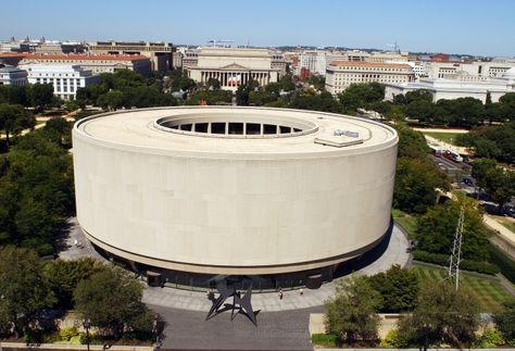 Hirshorn Museum in DC Circular Buildings, America Washington, Hirshhorn Museum, Smithsonian Museum, Dc Travel, Art Museums, Sculpture Garden, Better Homes And Garden, Brutalist Architecture