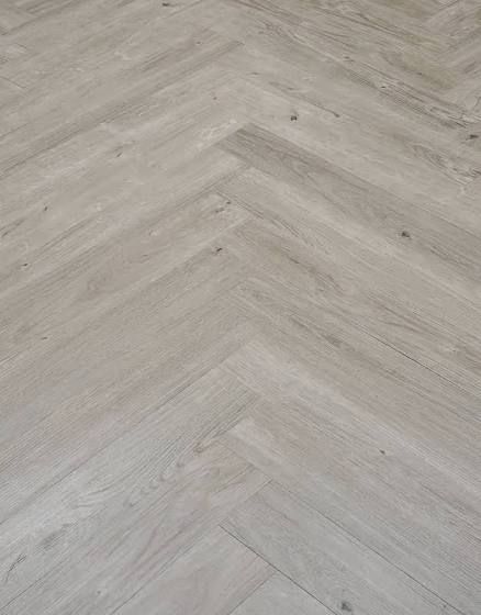 Oak Lvt Flooring, Light Grey Flooring, Flooring Types, Direct Wood Flooring, Herringbone Flooring, Spain House, Grey Kitchen Floor, Herringbone Wood Floor, Lvt Flooring