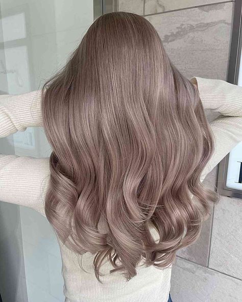 Ashy Beige Blonde Hair Balayage, Pink Ashy Hair, White Milk Tea Hair, Pink Undertone Hair, Smoky Beige Hair, Milky Tea Hair Color, Beige Pink Hair, Ashy Pink Hair, Milk Tea Balayage