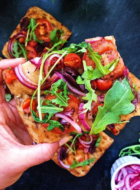 Tomato, Balsamic and Pickled Red Onion Vegan Pizza Flatbread - Lauren McNeill, RD, MPH Vegan Flatbread Pizza, Flatbread Dough Recipe, Tomato Balsamic, Vegan Flatbread, Plant Based Pizza, Pickled Red Onion, Vegan Pizza Recipe, Food Energy, Quick Pickled Onions