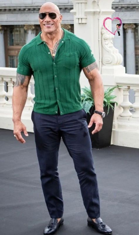 The Rock Style, Muscled Men, Rock Dwayne Johnson, Dj Fashion, Burberry Fashion, Bald Men Style, Mens Casual Outfits Summer, The Rock Dwayne Johnson, Art Parody