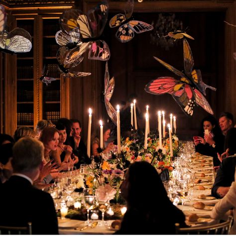 For this outrageous and feminine dinner party Rebecca decorated with ferns and persimmons which "grew" out of a mound of dirt on thetable. The table was set with Marchesa china by Lenox. Handpainted butterflies dance over table. Photo by Hannah Thompson.       - TownandCountryMag.com New York Dinner, St Regis New York, Georgina Chapman, Engagement Dinner, Fancy Dinner Party, Dinner Party Decorations, Anniversary Dinner, St Regis, Dinner Themes