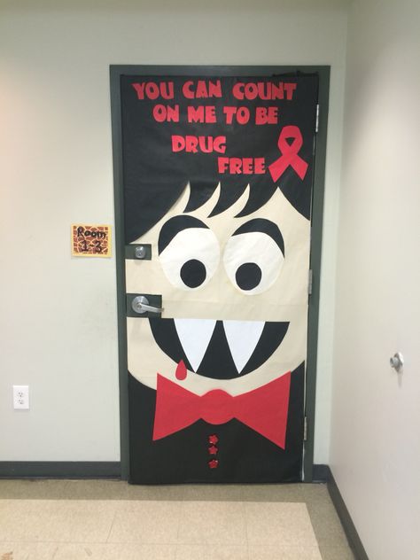 Red Ribbon Week & Halloween Inclusion Middle School Student Council, Fall Classroom Door, Library Door, Door Decorations Classroom Christmas, Halloween Bulletin Boards, Halloween Infantil, Red Ribbon Week, Teacher Doors, Halloween Crafts Decorations