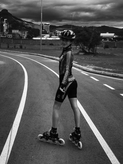 Speed Skating Aesthetic, Rollerblading Aesthetic, Inline Speed Skating, Skating Pics, Speed Skating Women, Inline Speed Skates, Skating Quote, Skate 3, Skating Aesthetic