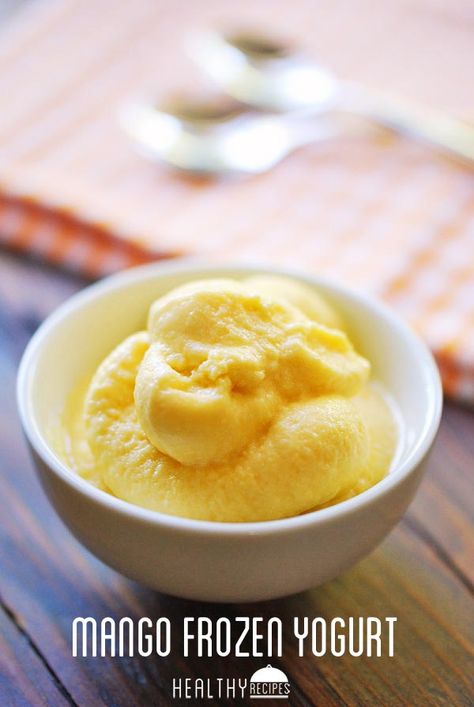 Mango Frozen Yogurt Yogurt Healthy Recipes, Mango Frozen Yogurt Recipe, Original Desserts, Frozen Yogurt Recipe Healthy, Cuisinart Recipes, Mango Frozen Yogurt, Yogurt Recipes Healthy, Frozen Yogurt Popsicles, Frozen Yogurt Recipes