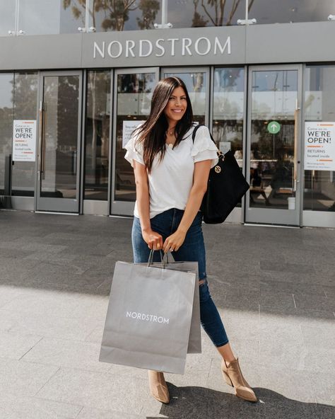 The Nordstrom Anniversary Sale 2024 preview is LIVE! - Mint Arrow #mintarrow #nordstrom #anniversarysale #salepreview #fallfashion #nsale #nordygirl Full Skirt Outfit, Skirt Outfit Inspiration, Must Haves Fashion, Style Must Haves, Mint Arrow, Sweaters Outfit, Nordstrom Sale, Wrap Gift, Paper Wrapping