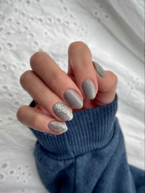 Grey Nail Inspo | Almond Nails Oval Grey Nails, Grey Nail Designs Short, Grey Summer Nails, Acrylic Nail Designs Gray, Almond Nails Grey, Light Grey Nail Ideas, Grey Almond Nails, Light Grey Nails, Almond Nails With Glitter