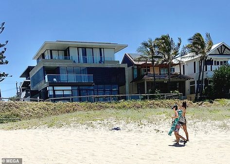 EXCLUSIVE: Chris Hemsworth's Gold Coast beachside mansion is revealed as he begins filming the upcoming Netflix blockbuster Escape from Spiderhead in Queensland Beachside Mansion, Australian Celebrities, Celebrity House, Celebrity Houses, Byron Bay, Chris Hemsworth, Part Time, Gold Coast, Queensland