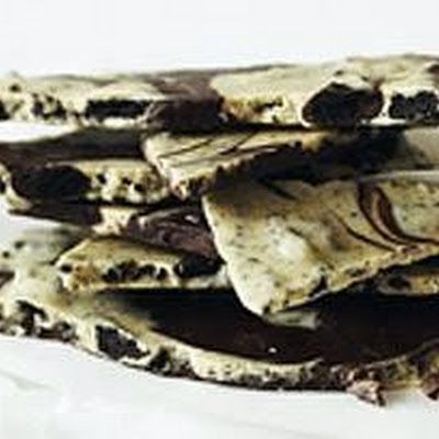 Oreo Cookie Bark, Oreo Cookie Balls Recipe, Cookie Bark, Cookie Balls Recipe, Oreo Bark, Oreo Cookie Balls, Festive Desserts, Chocolate Peanut Butter Cookies, Chocolate Oreos