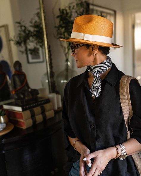 Rasmit kaur | Happy Labor Day! 🇺🇸 Shirt @posse Shorts @citizensofhumanity Glasses @vintandyork Fedora @jcrew Neck scarf @toryburch 📸… | Instagram Outfits With Turbans, Fedora Hat Women Outfit, Hat Women Outfit, Black Fedora Hat Outfit, Sombrero Outfit, Fedora Hat Outfits, Stylish Womens Hats, Hat Outfits, Black Fedora Hat