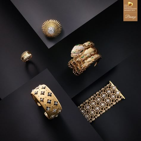 Photographer NICHOLAS DUERS - Et jewelry 01 - Advertising - Product / still life - BRONZE - One Eyeland Photography Awards 2019 Jewelry Packaging Design, Photographing Jewelry, Jewellery Photography Inspiration, Jewelry Product Shots, Creative Jewelry Photography, Jewelry Photography Styling, Nyc Jewelry, Jewelry Photoshoot, Jewelry Ads