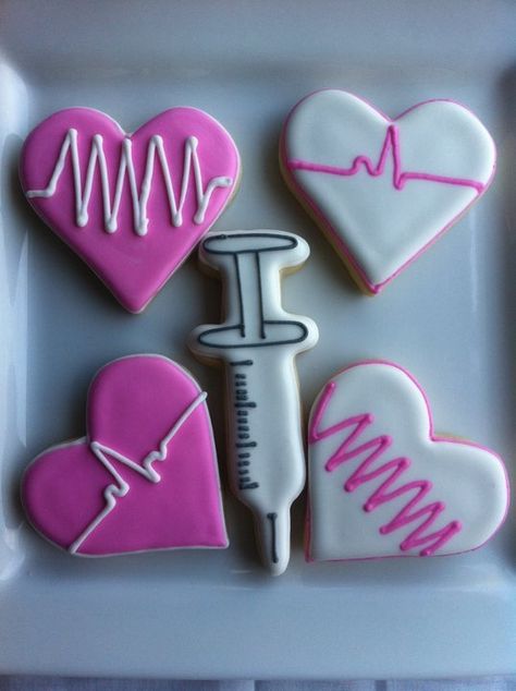 Syringe and EKG Syringe Cookies Decorated, Syringe Cookies, Med School Cookies, Doctor Royal Icing Cookies, Paramedic Cookies Decorated, Ekg Nursing, Icing Cookies Tutorial, Medical Cake, Medical Cookies