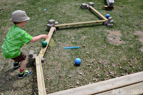 Outdoor Marble Run, Outdoor Ball Run, Outdoor Ramp, Childcare Ideas, Nanny Life, Marble Runs, Kids Obstacle Course, Kids Yard, School Environment