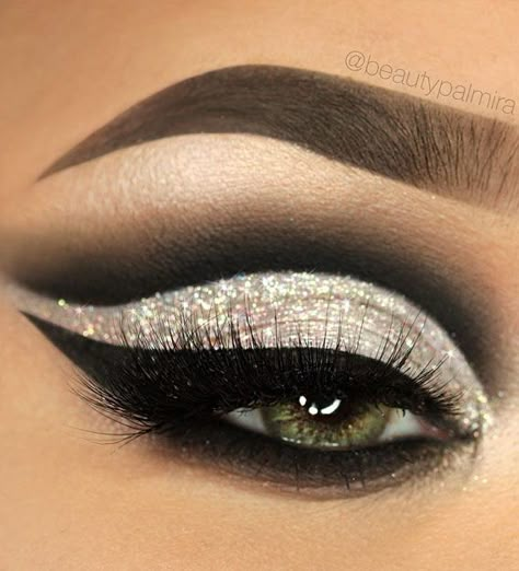 33. Beautiful shimmery gold Add a sparkly to your look with eye makeup like this! Here we have shimmery gold eyelids and long lashes.... Makeup For Parties, Glittery Eye Makeup Tutorial, Glitter Eye Makeup Tutorial, Maquillaje Cut Crease, Glitter Eyeshadow Tutorial, Glitter Cut Crease Makeup, Sparkly Eye Makeup, Makeup For Weddings, Glitter Cut Crease