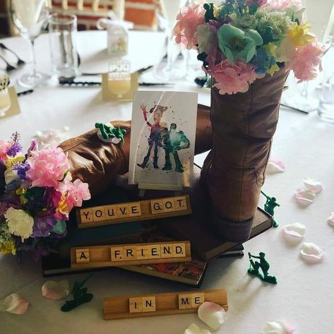 Toy Story Wedding Theme, Toy Story Wedding, Toy Story Centerpieces, Disney Centerpieces, Disney Wedding Centerpieces, Centrepiece Wedding, Fairytale Wedding Theme, Story Wedding, Toy Story Theme