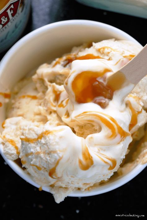 No Churn Salted Caramel Swirl Ice Cream: No ice cream maker required for this no churn, creamy vanilla ice cream with ribbons of sweet caramel and specks of sea salt. | caramel ice cream | no churn ice cream | salted caramel ice cream | stressbaking.com @stressbaking #stressbaking #icecream Creamy Vanilla Ice Cream, Swirl Ice Cream, Salted Caramel Ice Cream, Frozen Dessert Recipe, Caramel Ice Cream, Easy Ice Cream, No Churn Ice Cream, Ice Cream Popsicles, Ice Cream Toppings