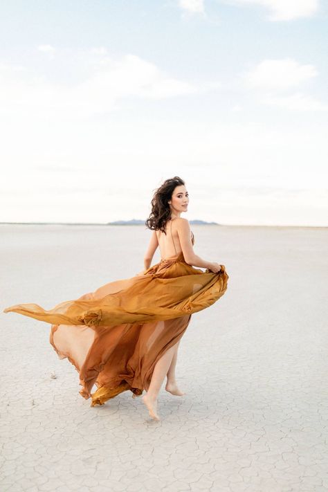 Utah Salt Flats, Pre Debut Photoshoot, Desert Photoshoot Ideas, Sand Dunes Photoshoot, Moving Van, Desert Photoshoot, Debut Photoshoot, Gold Gown, Shotting Photo