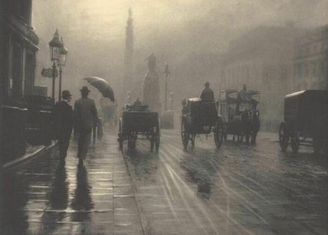 London, 1899. Photo Taken By Leonard Misonne 18th Century Aesthetic, New York Aesthetic, Duke Of York, London Town, Retro Aesthetic, Vintage Photographs, Historic Homes, Historical Photos, Old Pictures