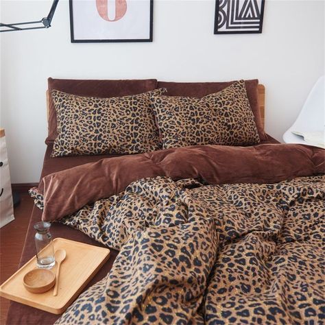 Leopard Duvet Cover, Hello Kitty Bedsheets, Cheetah Print Room Ideas, Apartment Planning, Crochet Bedsheets, Velvet Bedding, Velvet Bedding Sets, Velvet Duvet, Print Duvet Cover