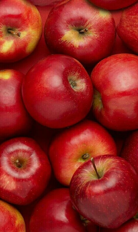 Ruby Aesthetics, Sacred Chakra, Apples Wallpaper, Pizza Fruit, Fruits Photos, Red Apples, Fruit Wallpaper, Fruit Photography, New Fruit